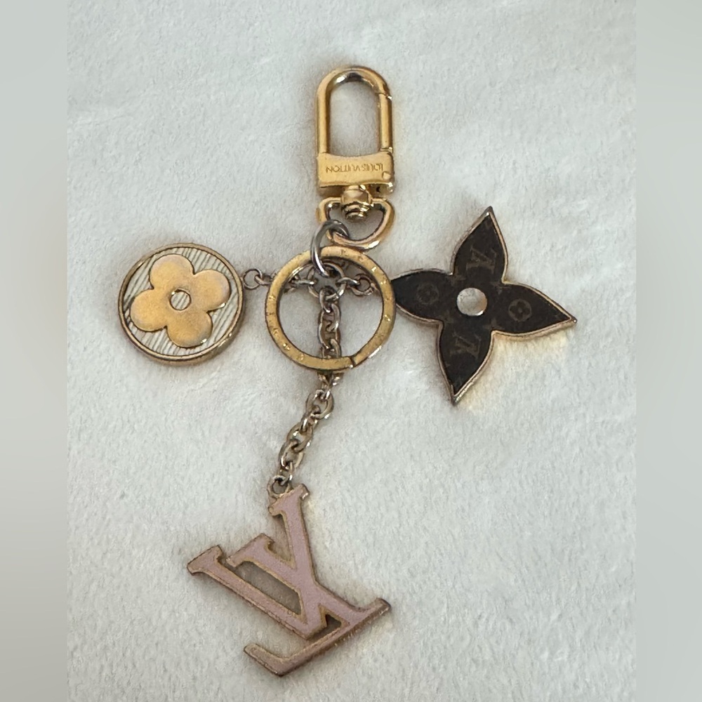 Louis Vuitton Gold and Brown Floral Key Holder